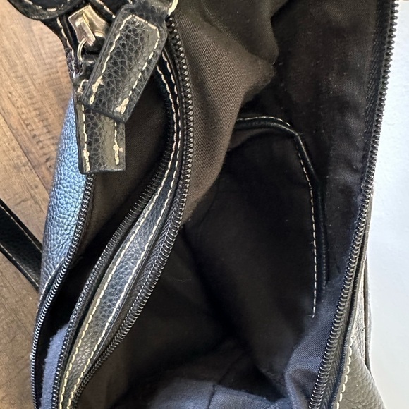 Beautiful Etienne Aigner black leather handbag in great condition - Picture 10 of 13